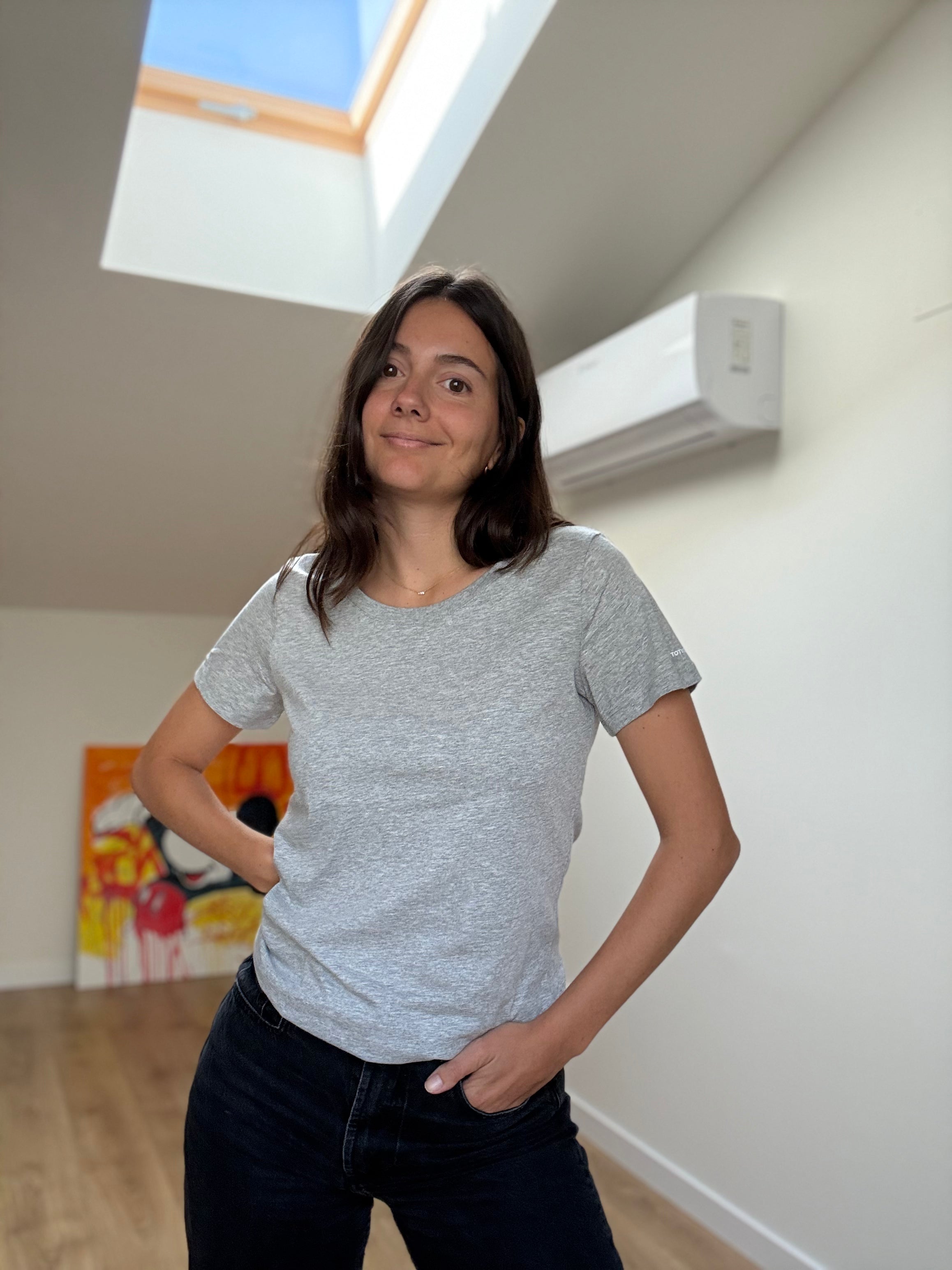 Camiseta Orgánica Cuello Abierto y Ajustada - 036