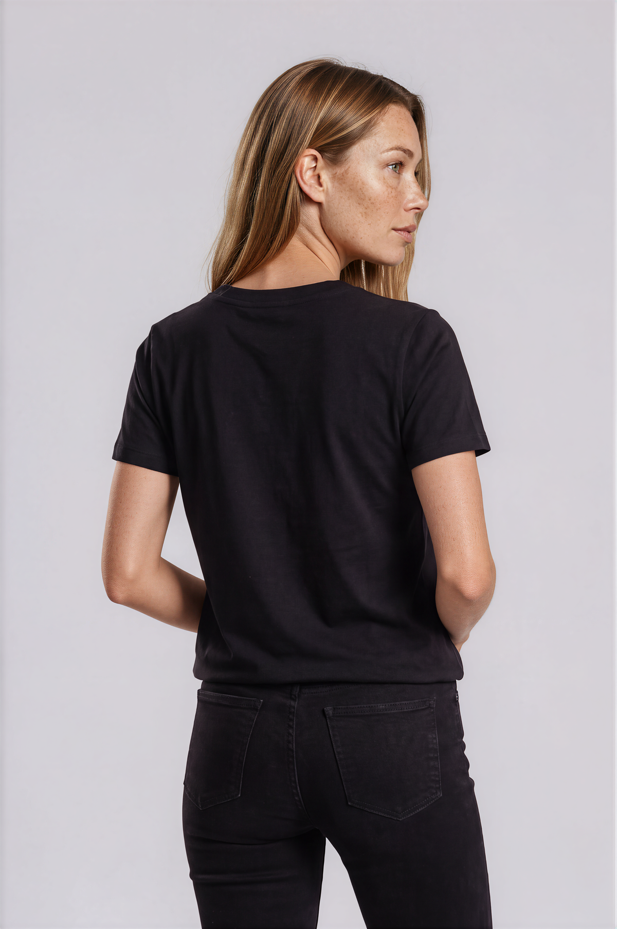 Camiseta Básica Premium Algodón Orgánico – Cuello Pico Mujer