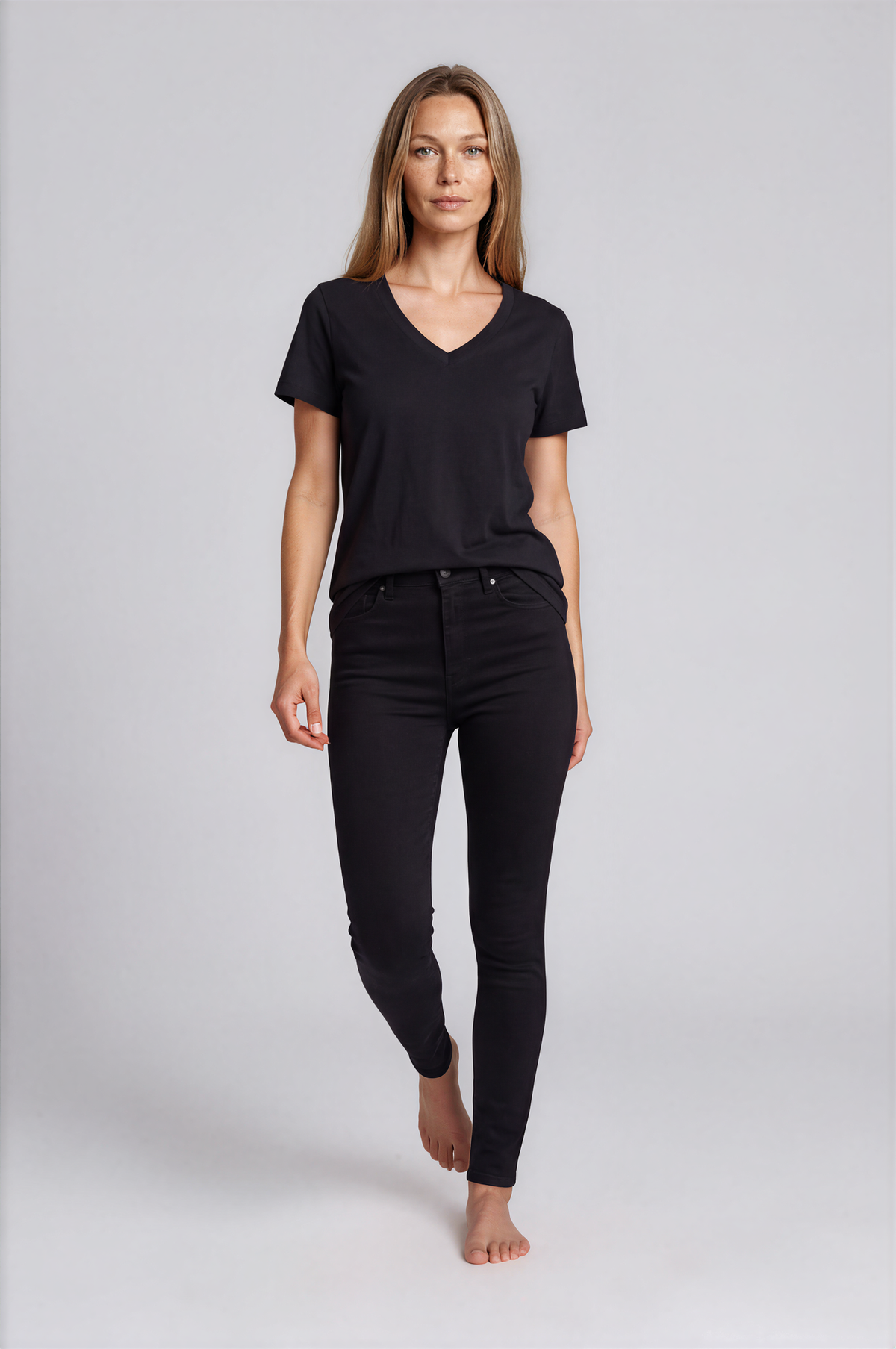 Camiseta Básica Premium Algodón Orgánico – Cuello Pico Mujer